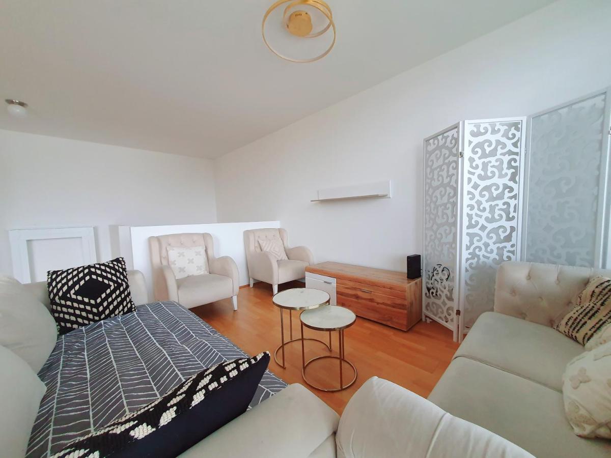 Near Lake Two Bedroom Duplex Apartment فيينا المظهر الخارجي الصورة