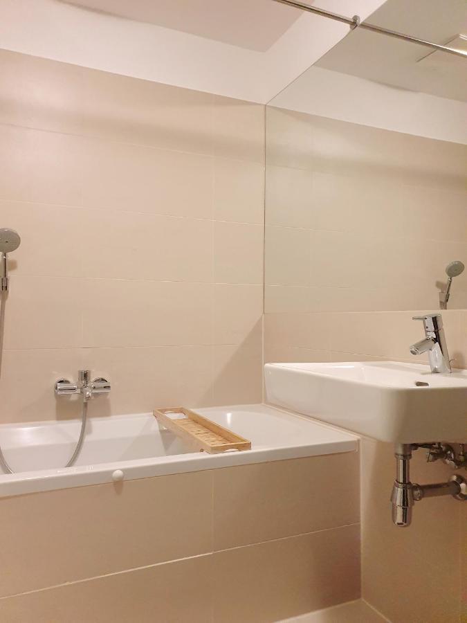 Near Lake Two Bedroom Duplex Apartment فيينا المظهر الخارجي الصورة